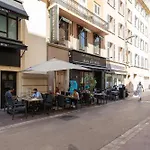 Le Cosy Yourhosthelper